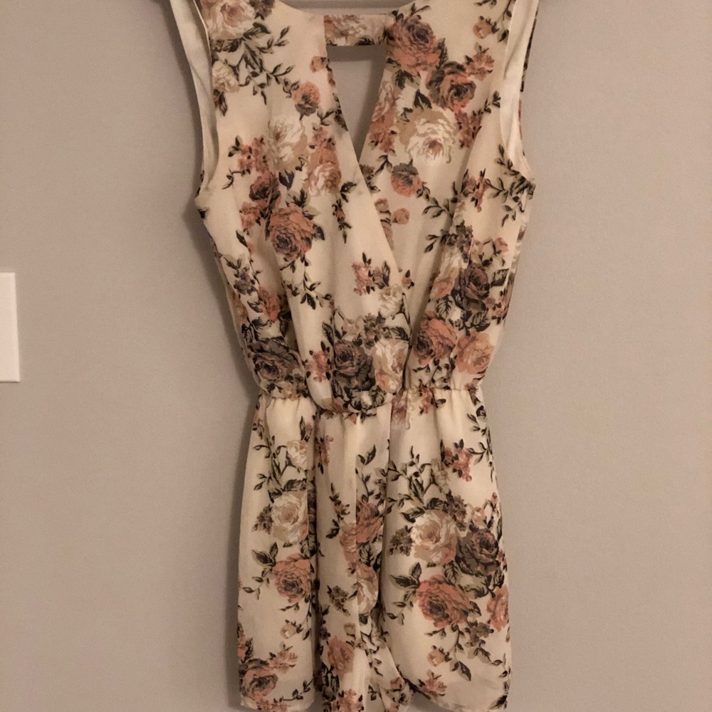Floral romper - Picture 2 of 3
